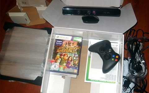 Kinect i Xbox 360 Slim 4GB bundle Kinect i Xbox 360 Slim 4GB bundle