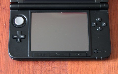 Nintendo 3DS XL tipke