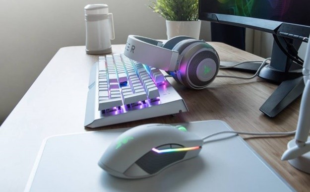 razer-white